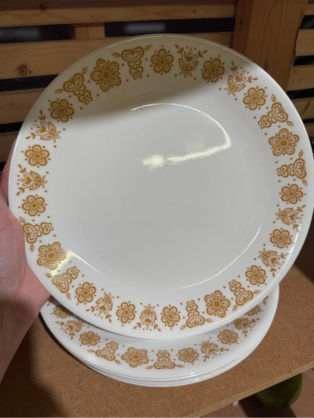 Vintage Corelle Livingware Butterfly Gold - 7 dinner plates